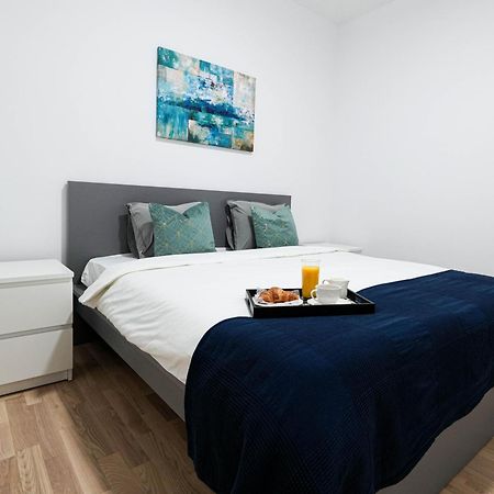 Gabi - Chic Apt With Parking Close To Veranda Mall Bucureşti Ngoại thất bức ảnh
